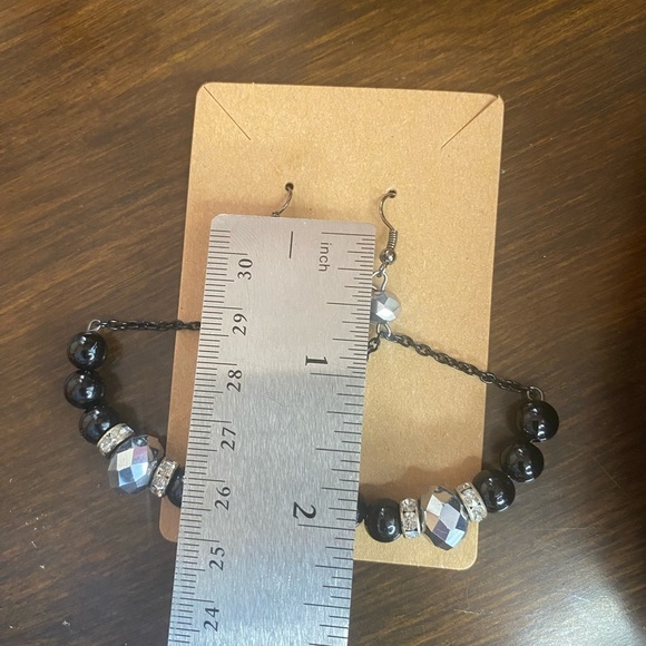 NWT Jewelry Box in Black With Choice of One Set of Vintage Earrings - Picture 6 of 14